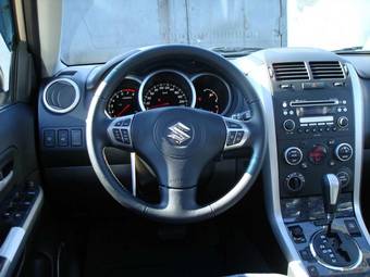 2010 Suzuki Grand Vitara Pictures