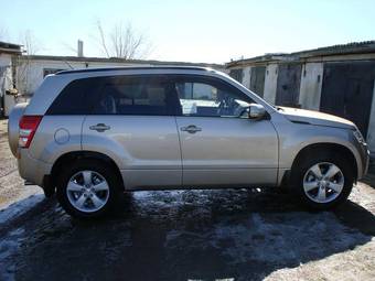 2010 Suzuki Grand Vitara Images