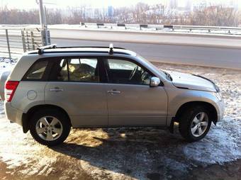 2010 Suzuki Grand Vitara Photos