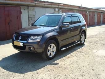 2010 Suzuki Grand Vitara Images