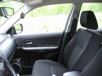 2010 Suzuki Grand Vitara Photos