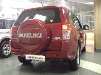 2011 Suzuki Grand Vitara Photos