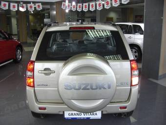 2011 Suzuki Grand Vitara Pictures