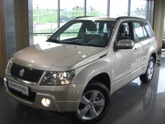 2011 Suzuki Grand Vitara Pics