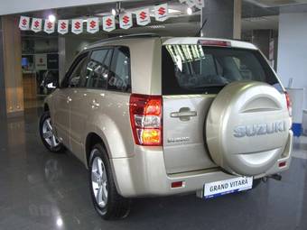 2011 Suzuki Grand Vitara Photos