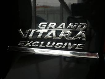 2011 Suzuki Grand Vitara Pictures