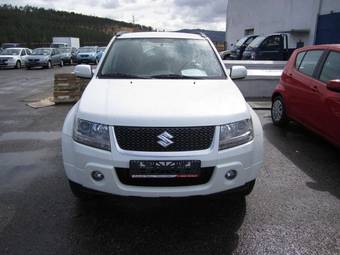 2011 Suzuki Grand Vitara Photos