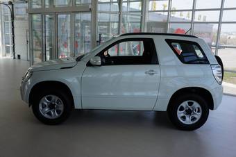 2012 Suzuki Grand Vitara Photos