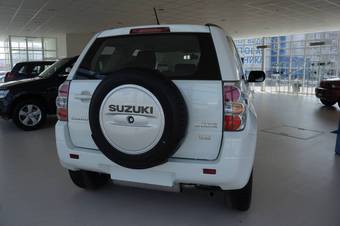 2012 Suzuki Grand Vitara Photos