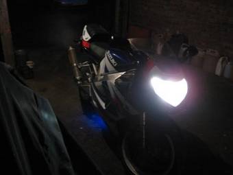 2002 Suzuki GSX-R750 Pictures