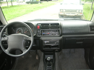 2002 Suzuki Jimny Photos
