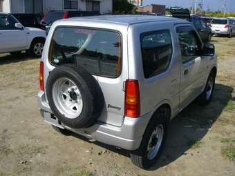 2002 Suzuki Jimny Photos