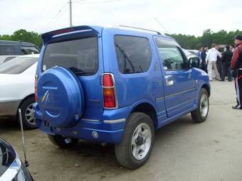 2002 Suzuki Jimny Pictures