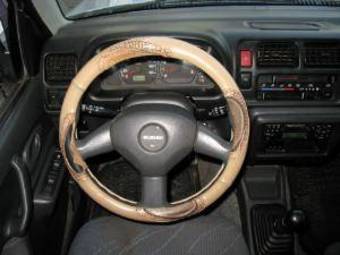 2002 Suzuki Jimny Pictures