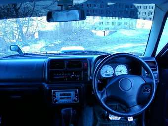 2003 Suzuki Jimny Pictures