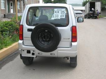 2003 Suzuki Jimny Pictures