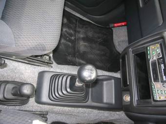 2003 Suzuki Jimny Photos