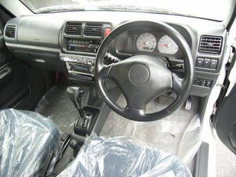 2004 Suzuki Jimny Photos