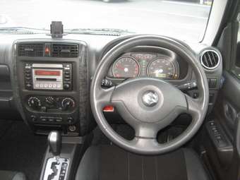 2005 Suzuki Jimny Pictures