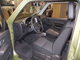 2011 Suzuki Jimny Pictures