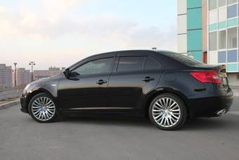 2010 Suzuki Kizashi Photos