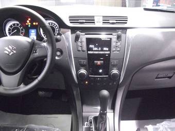 2011 Suzuki Kizashi Pictures