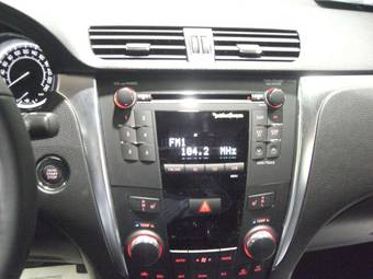 2011 Suzuki Kizashi Photos