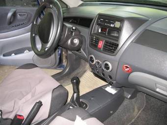 2003 Suzuki Liana Pictures
