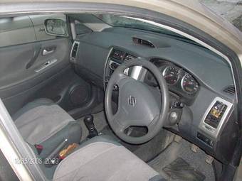 2003 Suzuki Liana Photos