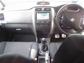 2004 Suzuki Liana Pictures