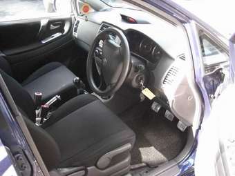 2004 Suzuki Liana Pictures