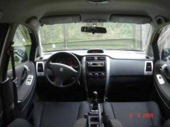 2004 Suzuki Liana Pictures