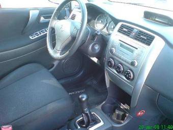 2004 Suzuki Liana Photos