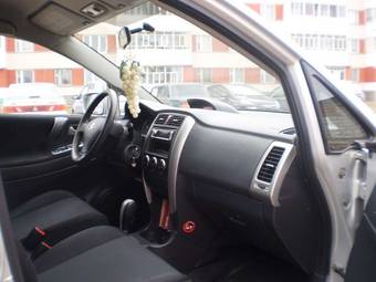 2004 Suzuki Liana Pictures
