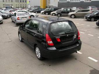 2004 Suzuki Liana Photos