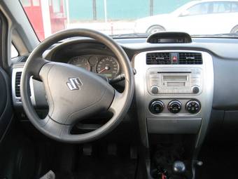 2004 Suzuki Liana Pictures