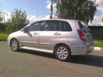 2004 Suzuki Liana Photos