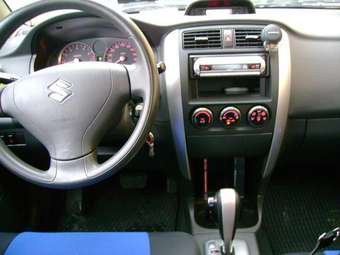 2005 Suzuki Liana Photos