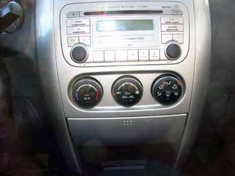 2005 Suzuki Liana Pictures