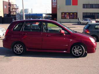 2005 Suzuki Liana Pictures