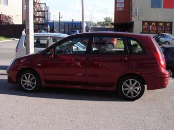 2005 Suzuki Liana Photos