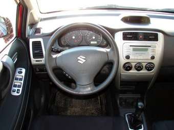 2005 Suzuki Liana Pictures