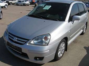 2005 Suzuki Liana Images