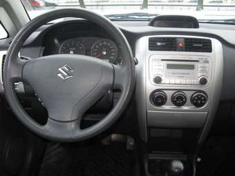 2005 Suzuki Liana Photos