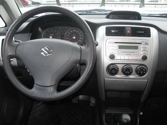 2005 Suzuki Liana Pictures