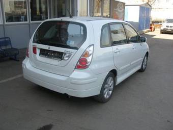 2005 Suzuki Liana Images