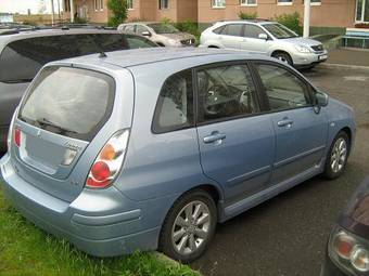 2005 Suzuki Liana Photos