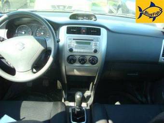 2005 Suzuki Liana Photos