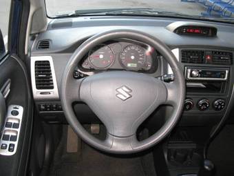 2005 Suzuki Liana Pictures