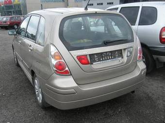 2006 Suzuki Liana Photos
